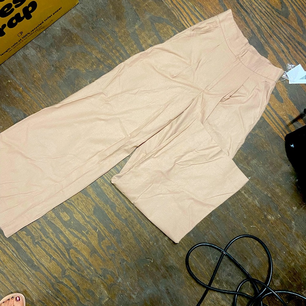 Justfab high waisted wide leg pants nude colored NWT pleats small